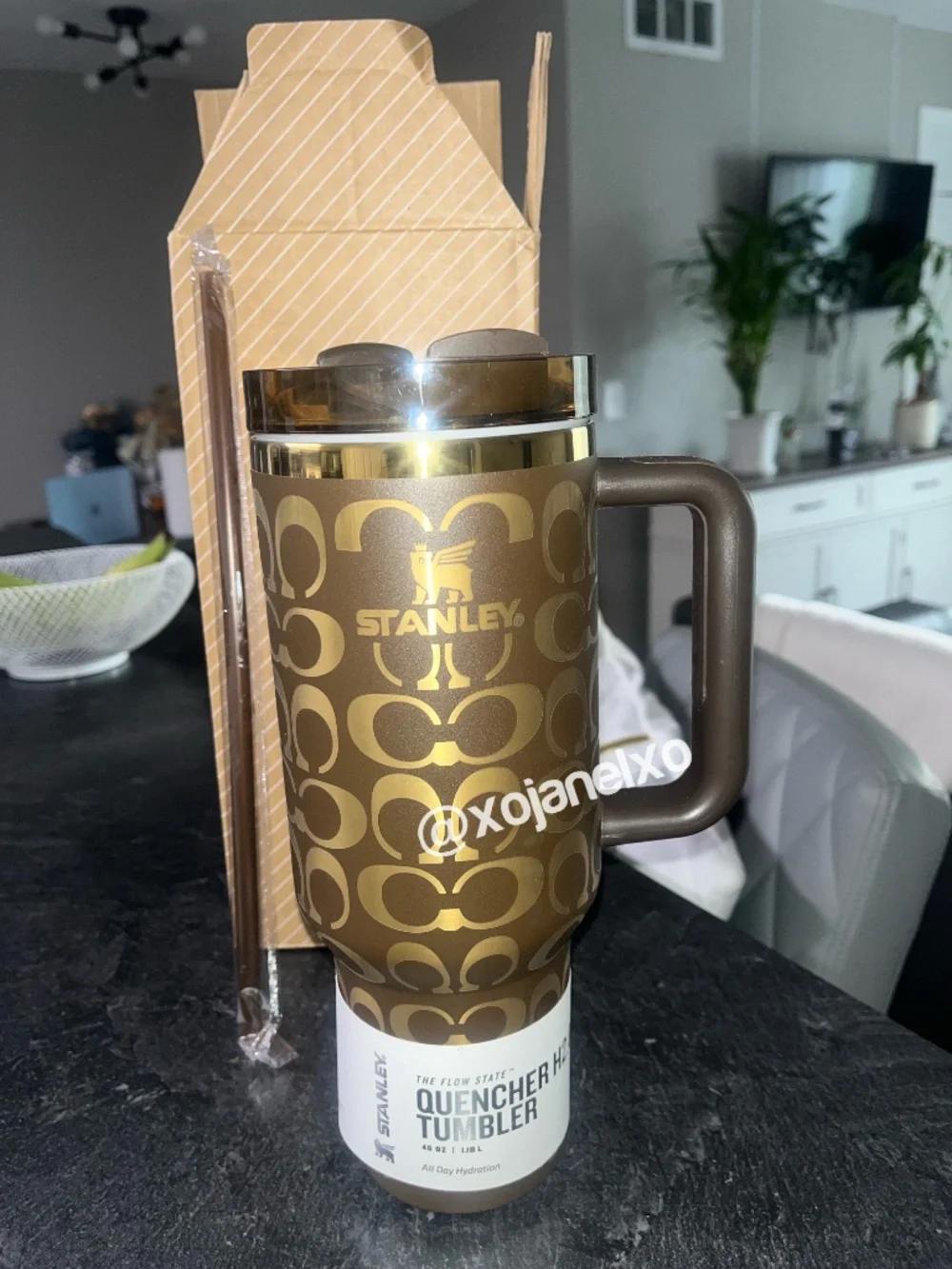 Stanley x Coach Brown and Gold Chocolate Quencher Tumbler with Handle New in - Picture 2 of 6